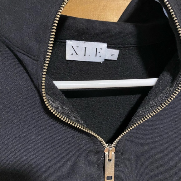 XLE THE LABEL CROPPED SWEATER - Picture 2 of 3